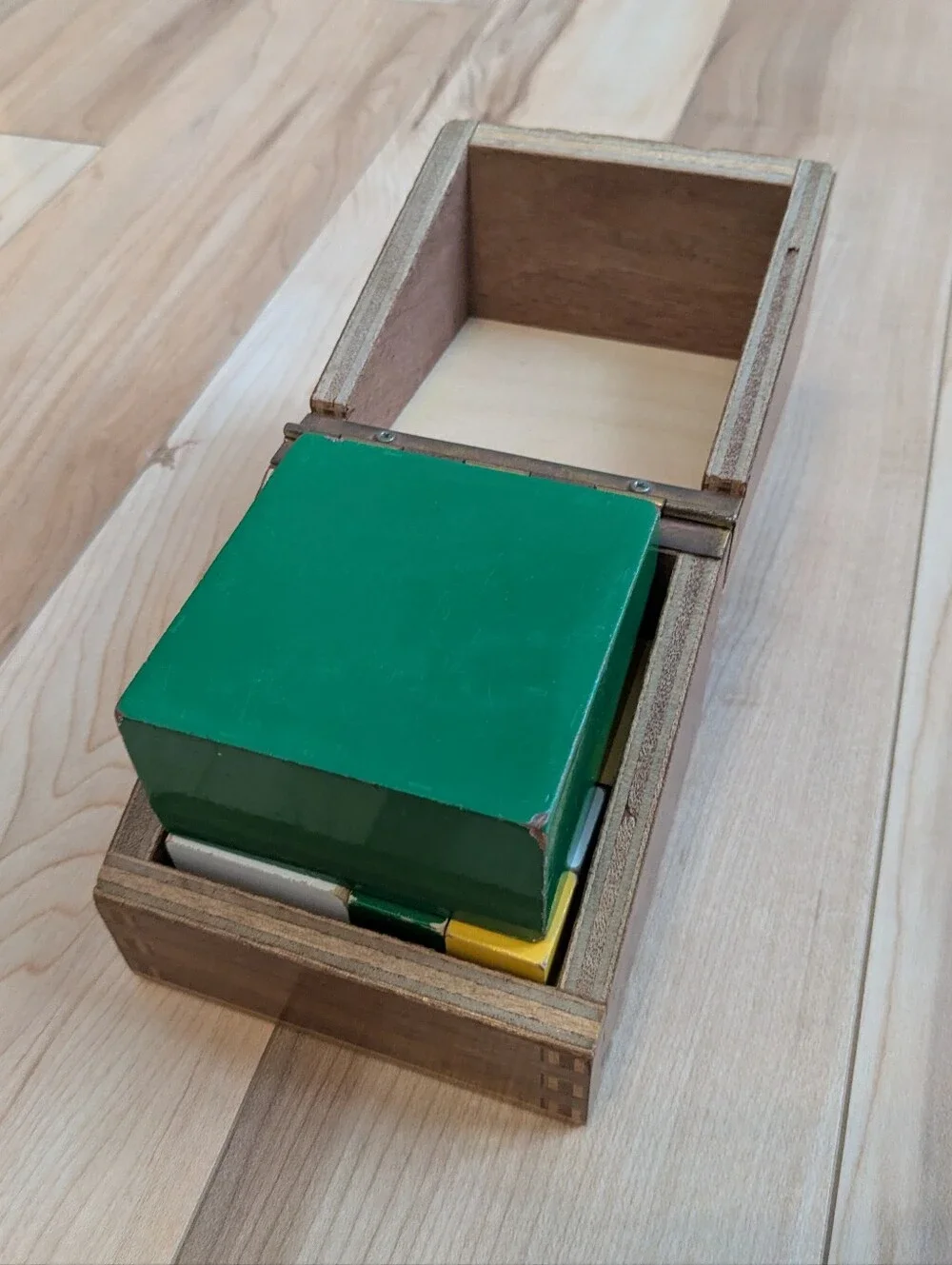 Vingage Montessori Power Of 2 Cubes
